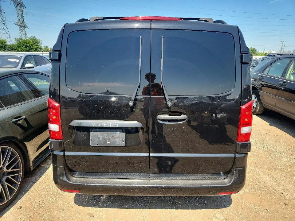 2017 MERCEDES-BENZ METRIS   