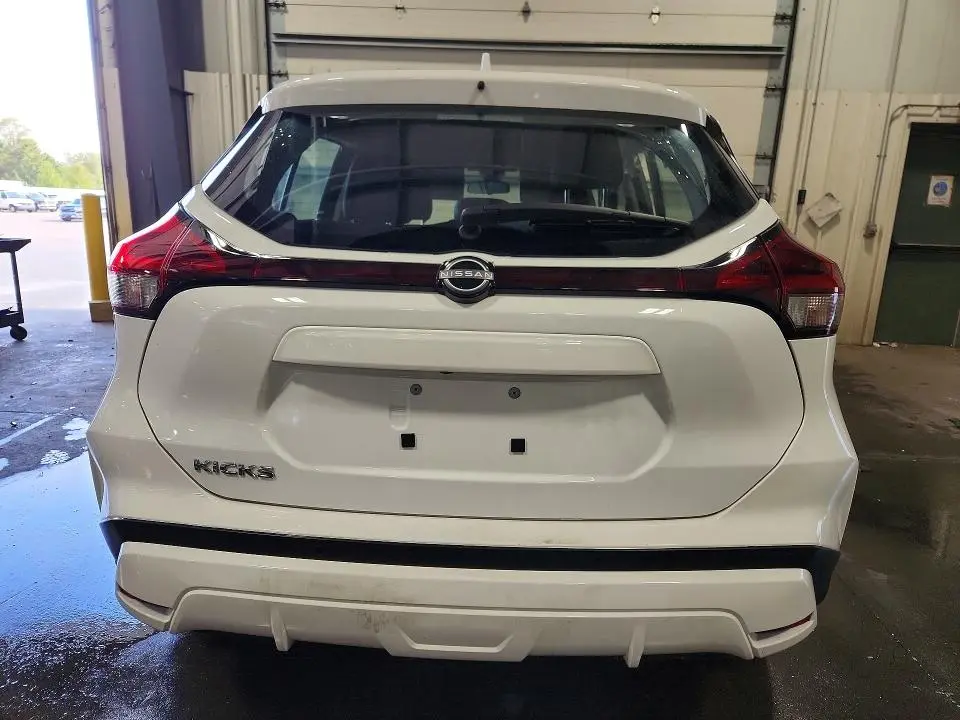 2024 NISSAN KICKS S  