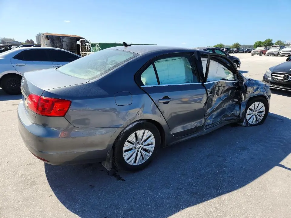 2013 VOLKSWAGEN JETTA TDI  