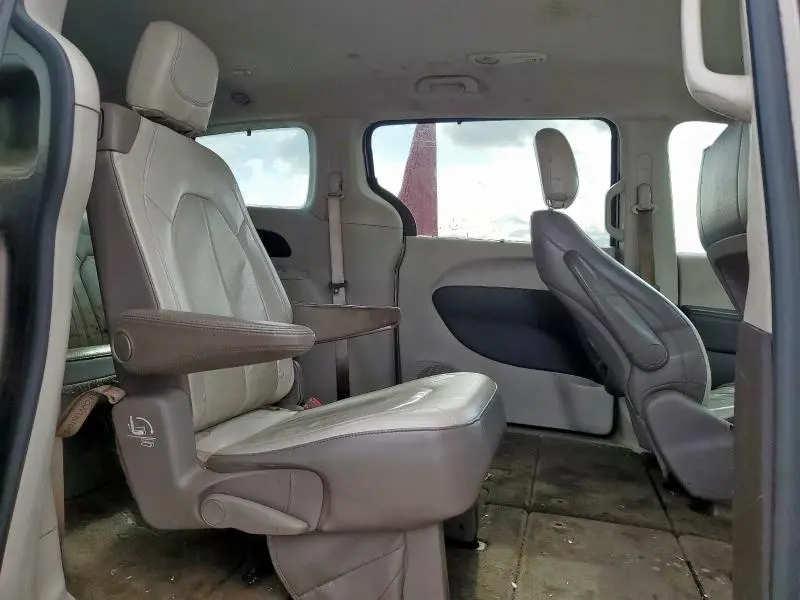 2017 CHRYSLER PACIFICA TOURING L  