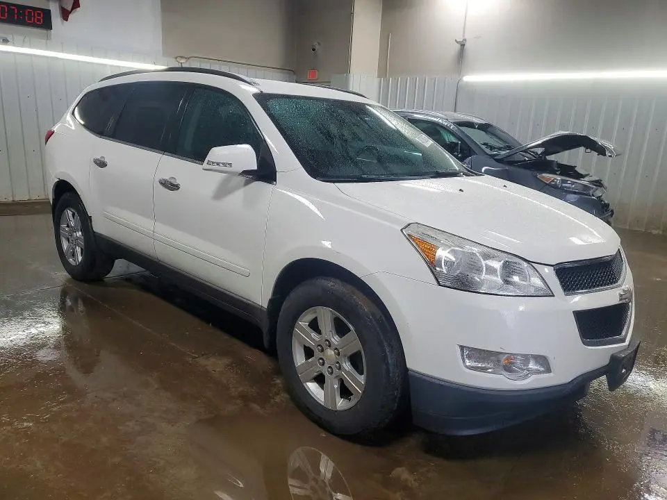 2011 CHEVROLET TRAVERSE LT  