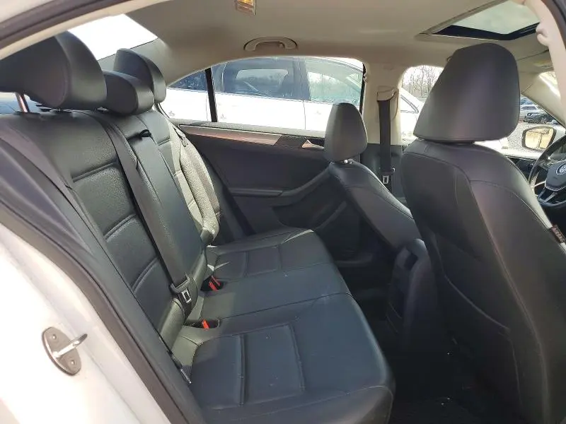 2017 VOLKSWAGEN JETTA SE  