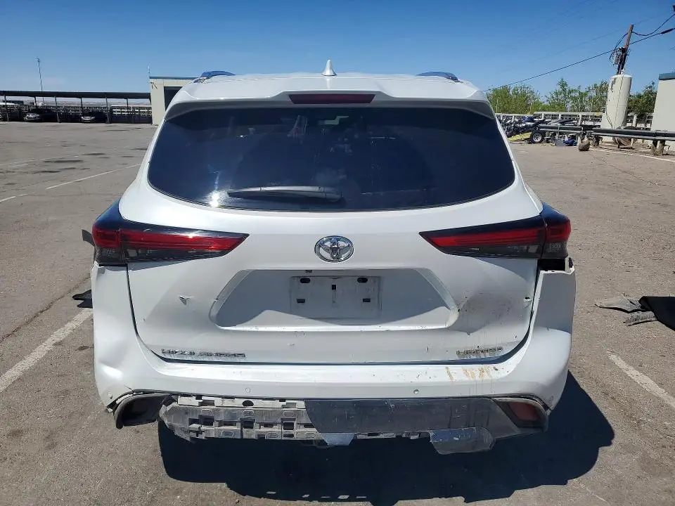 2022 TOYOTA HIGHLANDER   