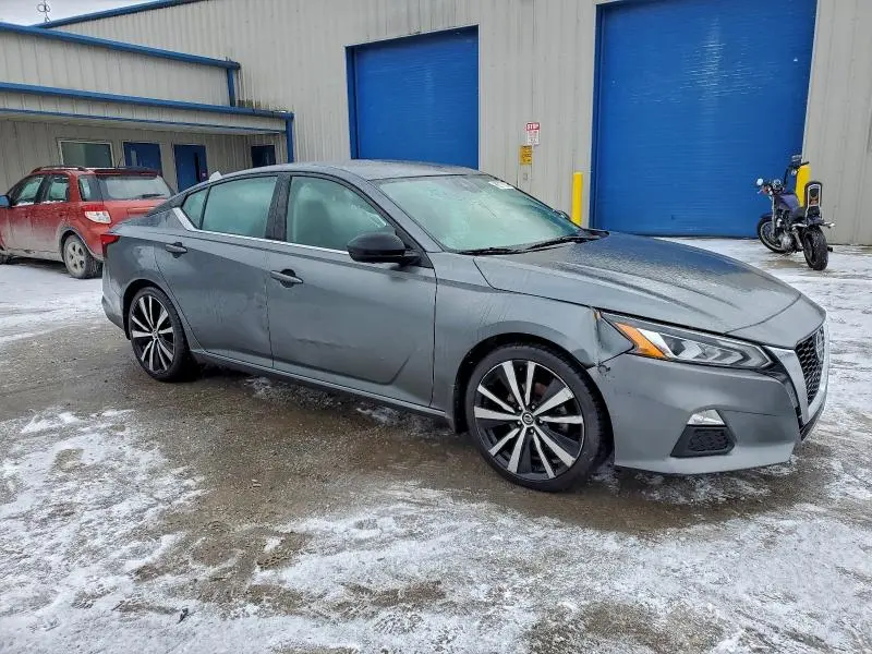 2022 NISSAN ALTIMA SR  