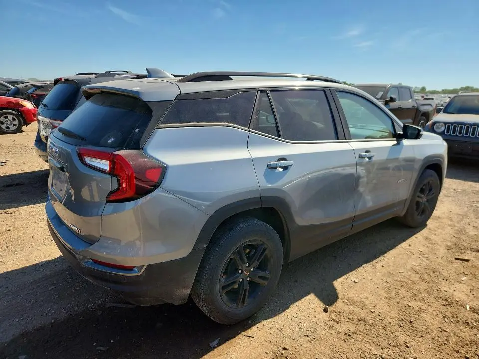 2024 GMC TERRAIN AT4  