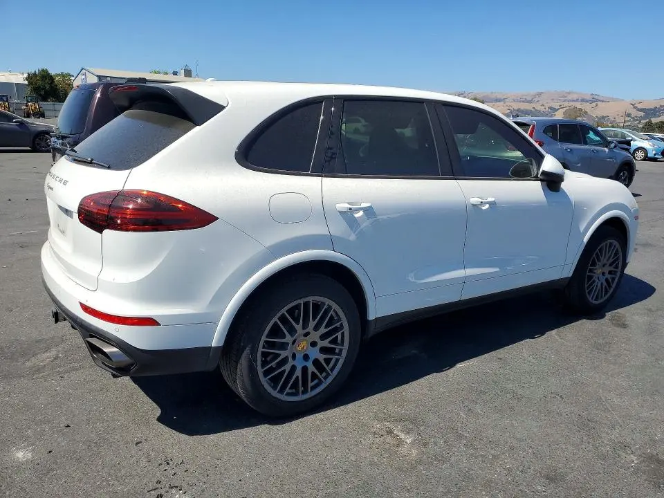 2018 PORSCHE CAYENNE   