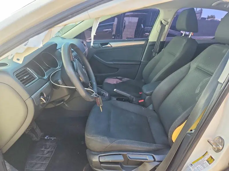 2015 VOLKSWAGEN JETTA SE  