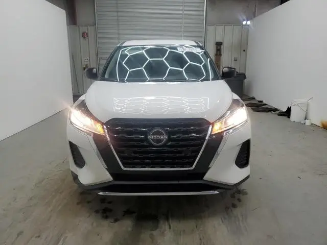 2023 NISSAN KICKS S  
