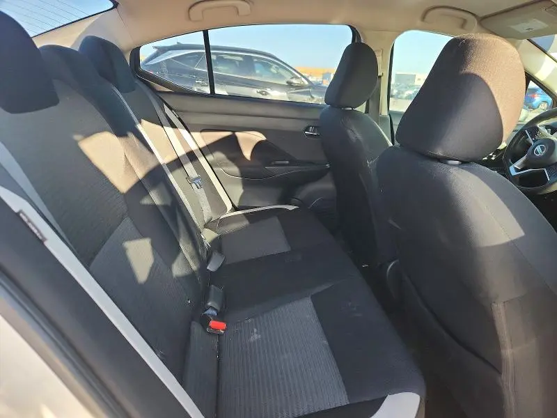 2021 NISSAN VERSA SV  
