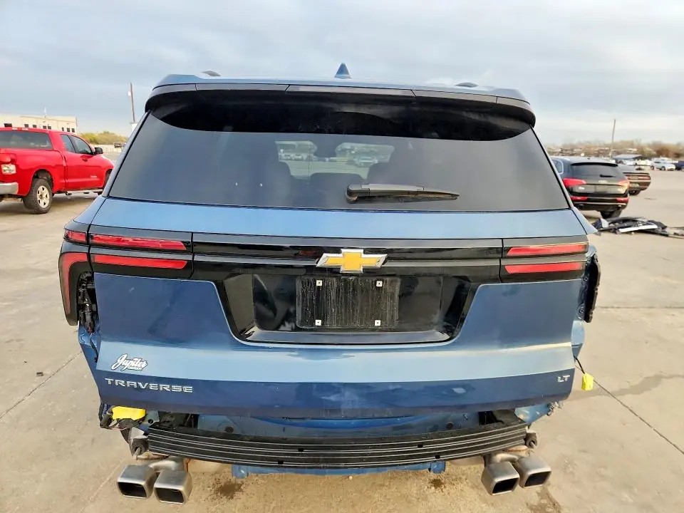 2024 CHEVROLET TRAVERSE LT  