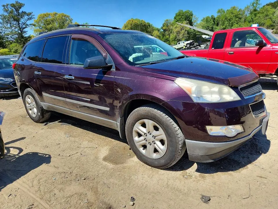 2010 CHEVROLET TRAVERSE LS  