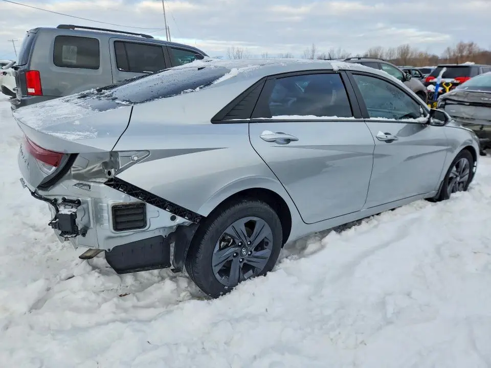 2022 HYUNDAI ELANTRA SEL  