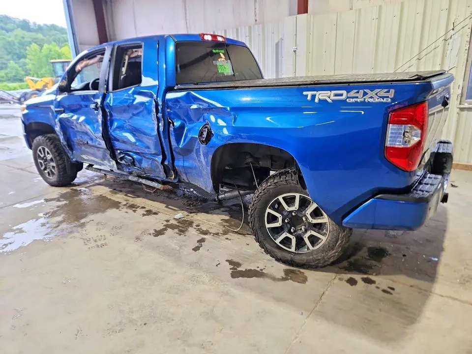 2017 TOYOTA TUNDRA SR5  