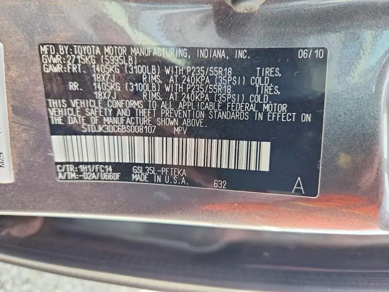 2011 TOYOTA SIENNA LE  