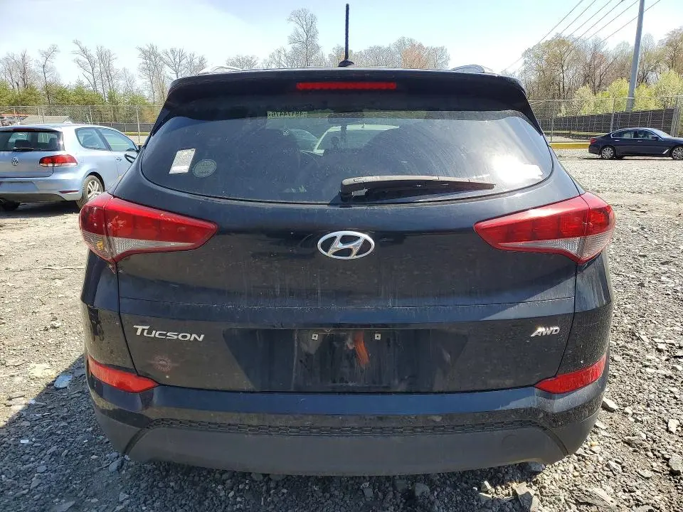 2017 HYUNDAI TUCSON SE  