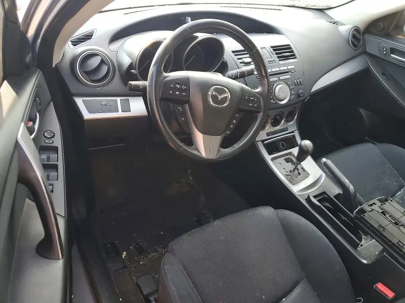 2011 MAZDA 3 S  