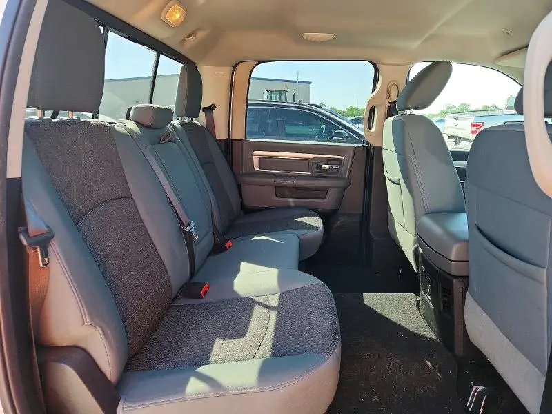 2017 RAM 1500 SLT  