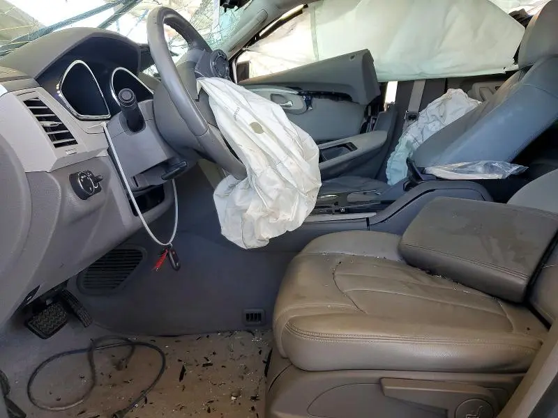2012 CHEVROLET TRAVERSE LS  