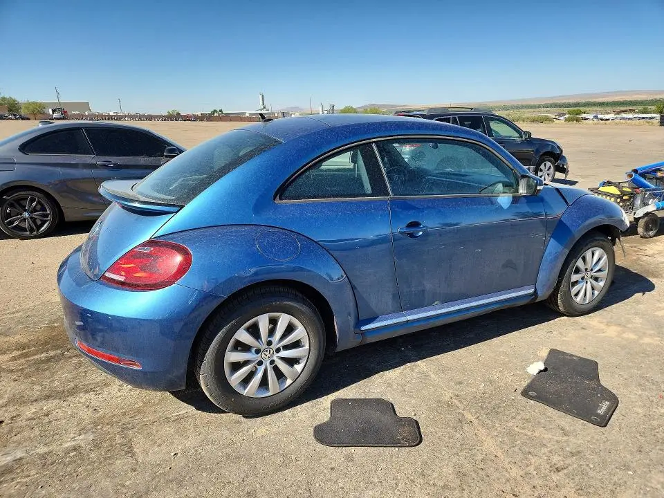 2019 VOLKSWAGEN BEETLE S  