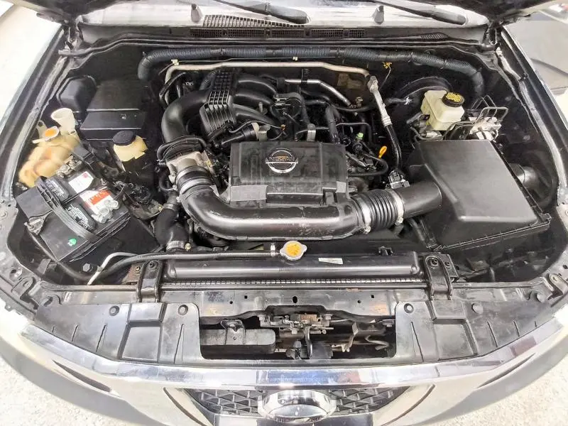 2010 NISSAN FRONTIER SE V6  