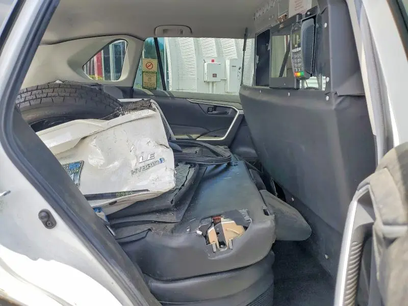 2021 TOYOTA RAV4 LE  