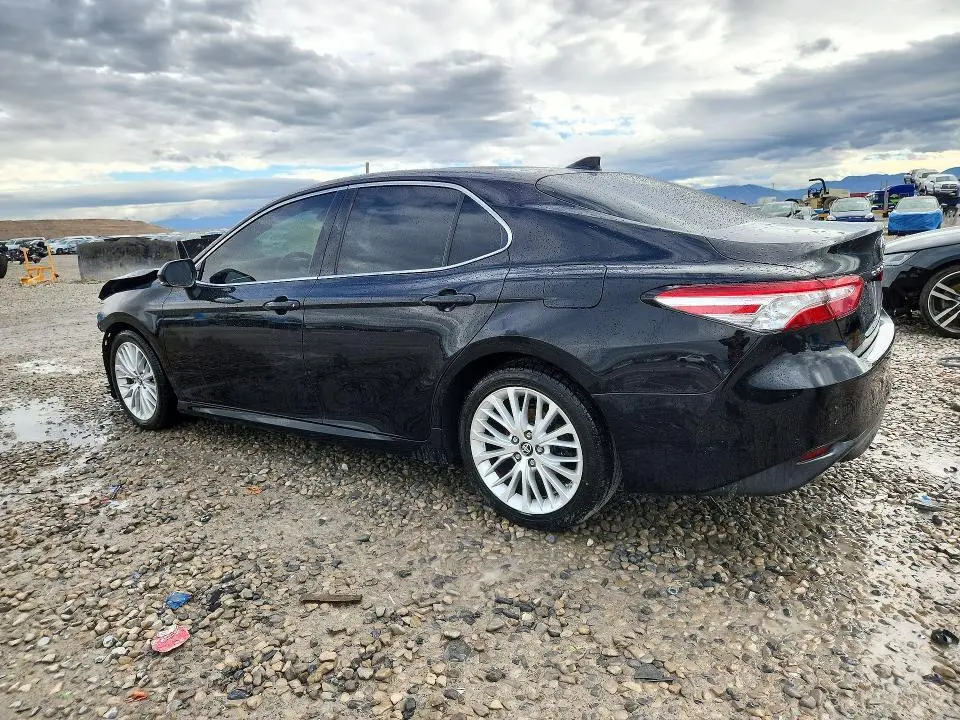2018 TOYOTA CAMRY XLE V6  