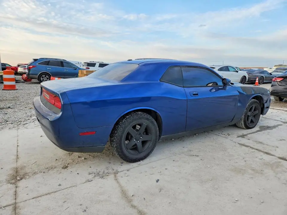 2010 DODGE CHALLENGER SE  