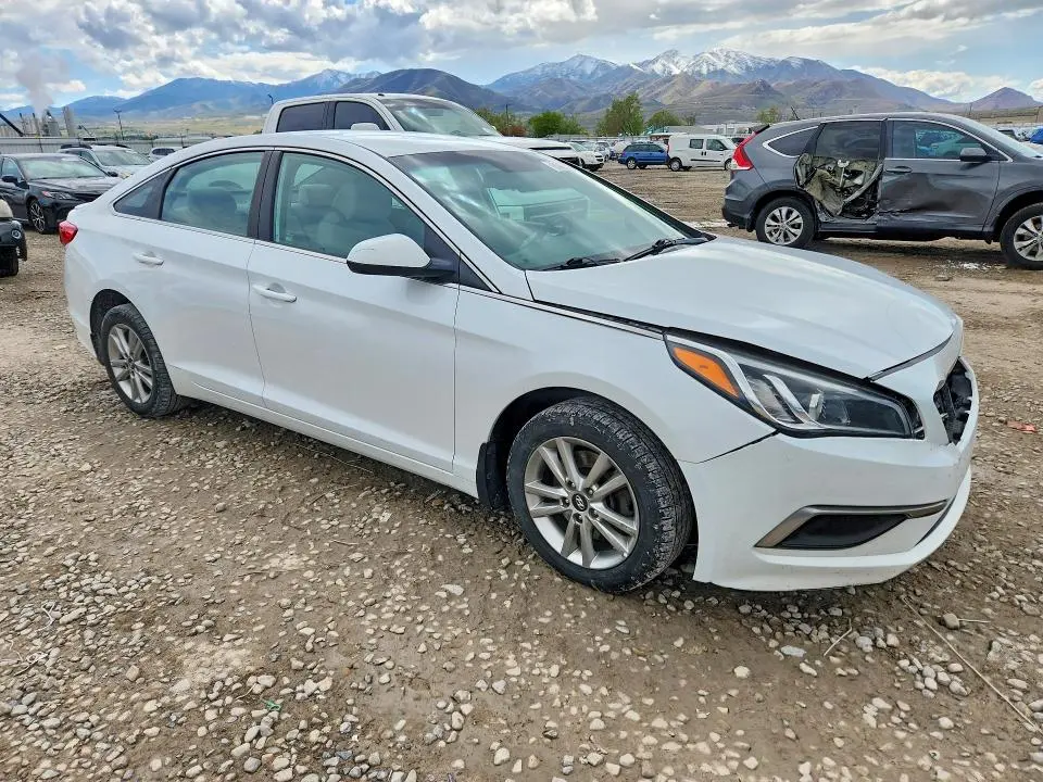 2017 HYUNDAI SONATA SE  