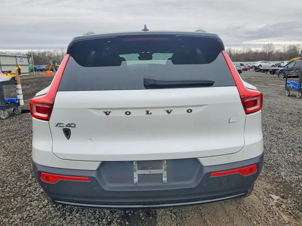2024 VOLVO XC40 RECHARGE PLUS  
