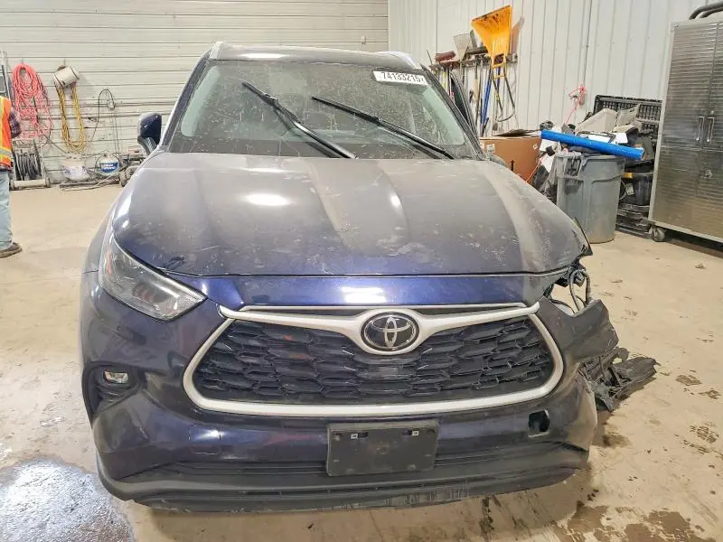 2024 TOYOTA HIGHLANDER XLE  