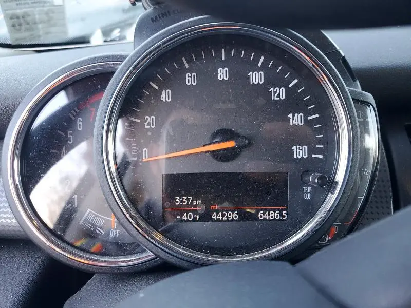 2021 MINI COOPER   