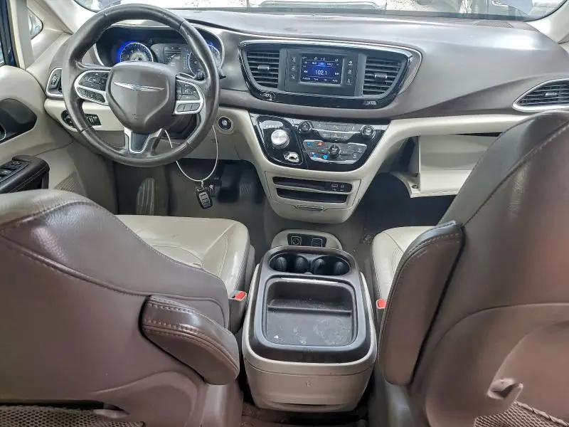 2017 CHRYSLER PACIFICA TOURING L  