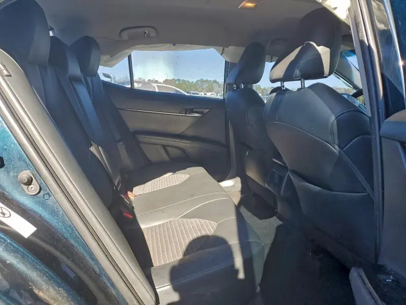 2018 TOYOTA CAMRY SE  