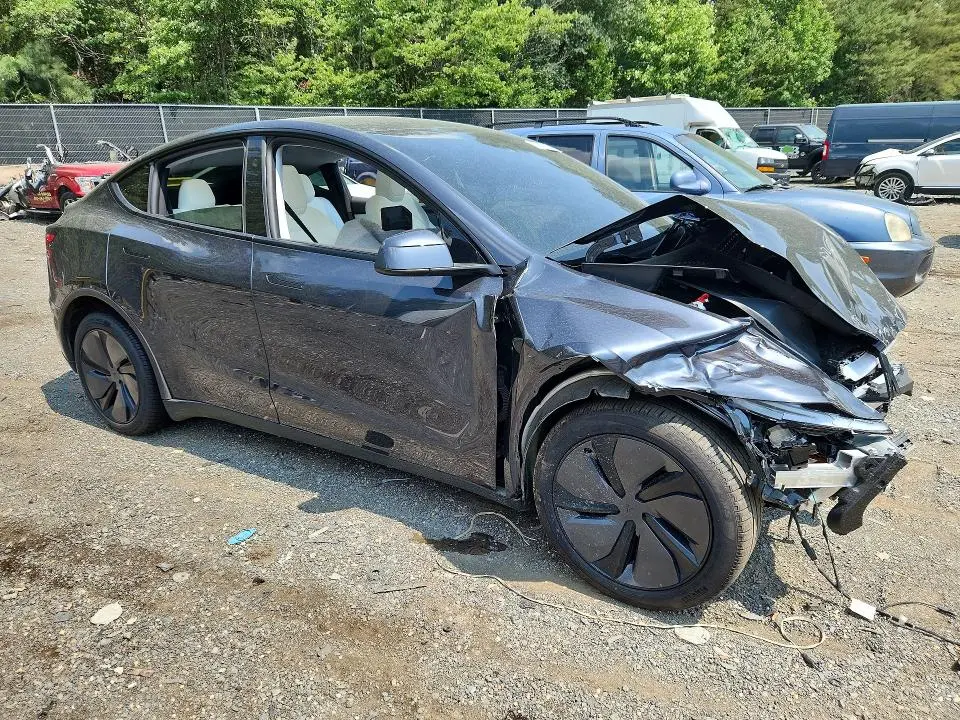 2026 TESLA MODEL Y   
