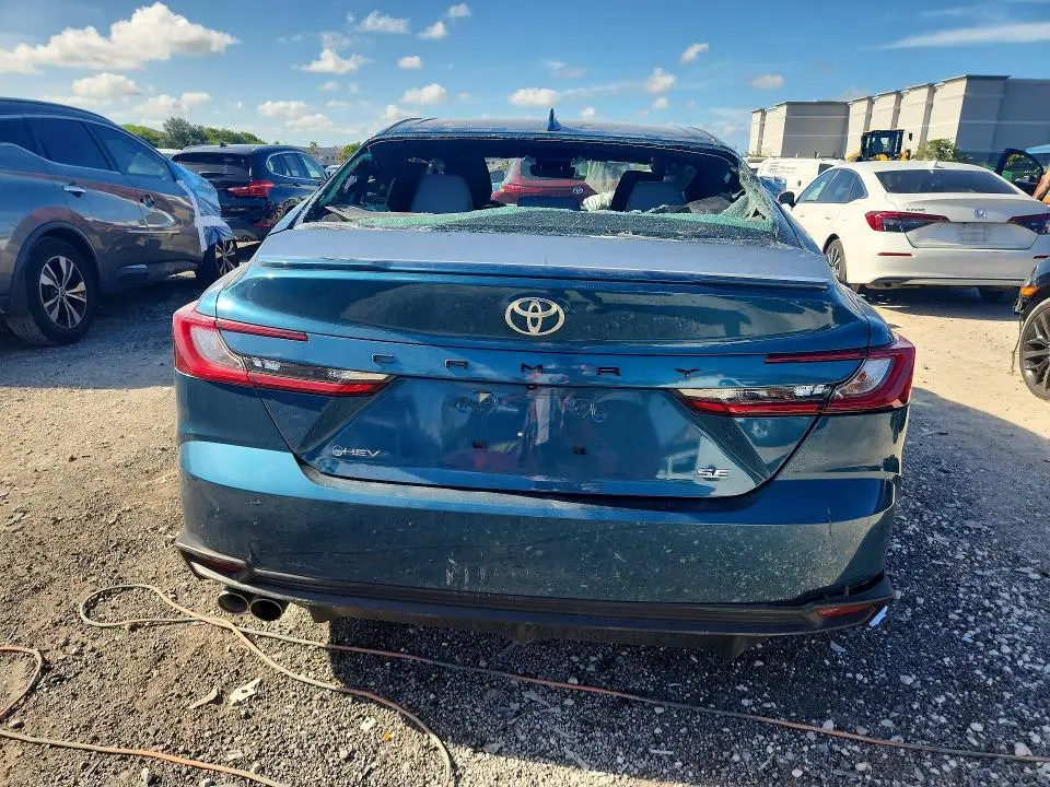 2025 TOYOTA CAMRY   