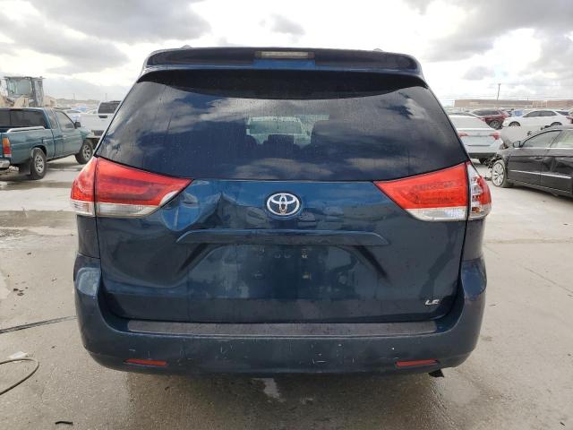 2011 TOYOTA SIENNA LE