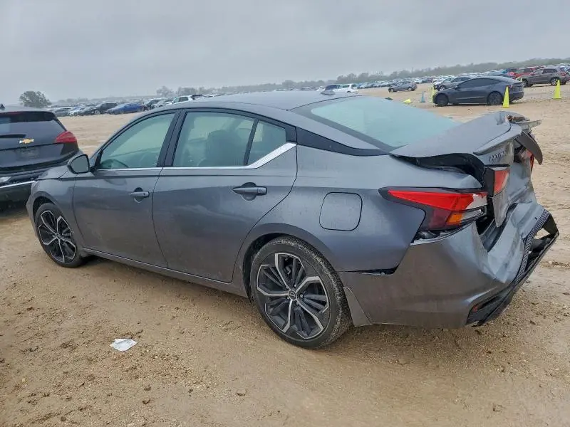 2024 NISSAN ALTIMA SR  