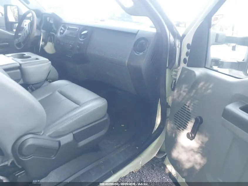 2012 FORD F-250 XL