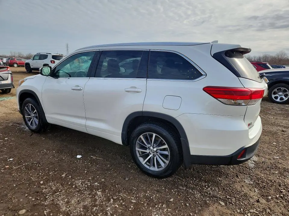 2018 TOYOTA HIGHLANDER XLE  