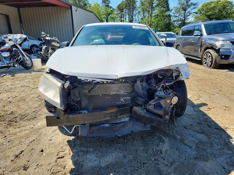 2014 DODGE AVENGER SE  