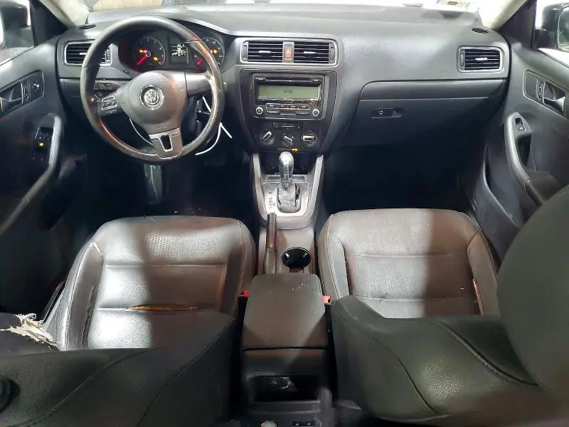 2011 VOLKSWAGEN JETTA SE  