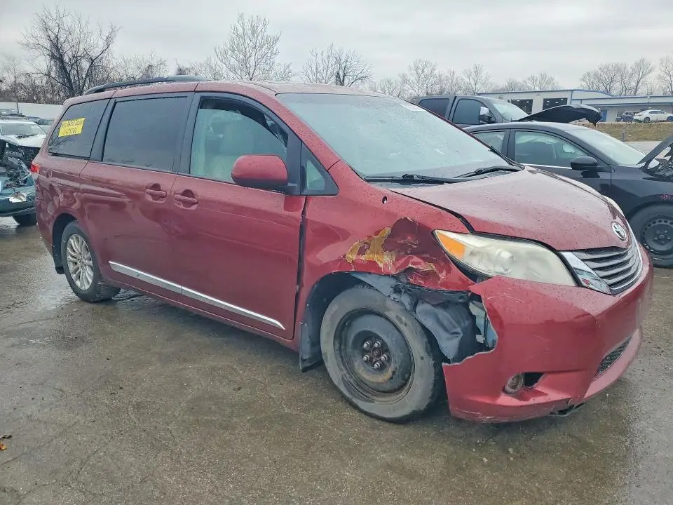 2012 TOYOTA SIENNA XLE 8-PASSENGER  