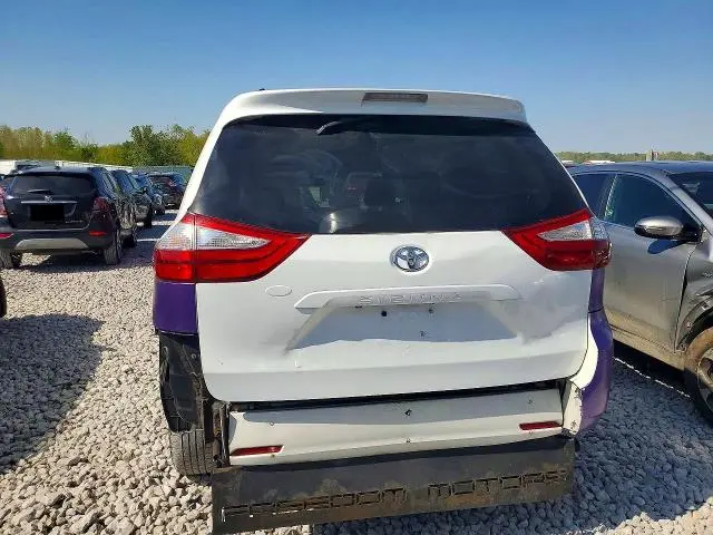 2015 TOYOTA SIENNA LE  