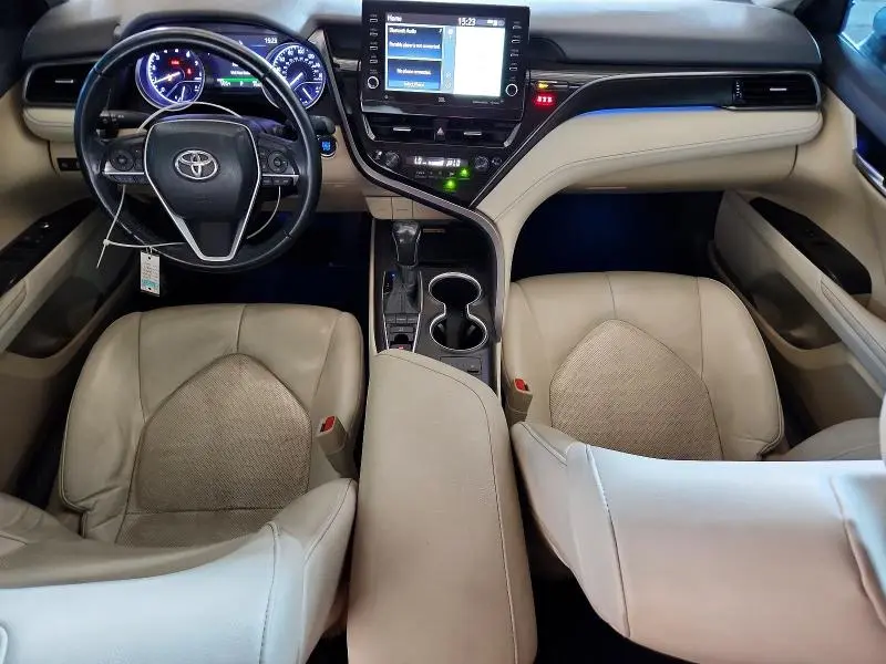 2022 TOYOTA CAMRY XLE  
