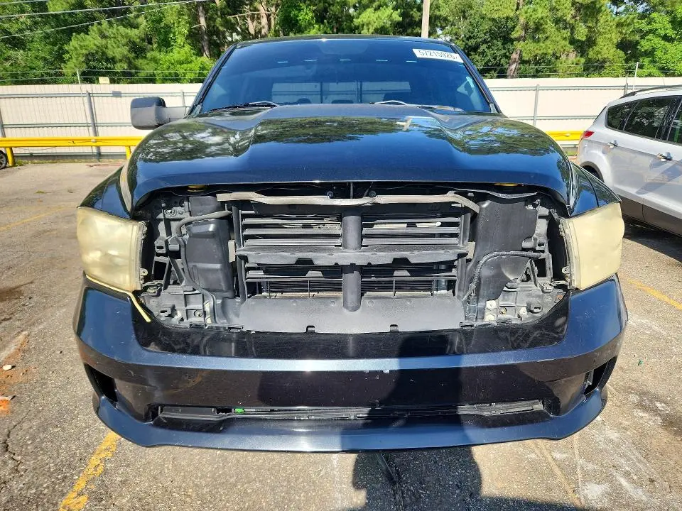2016 RAM 1500 SPORT  