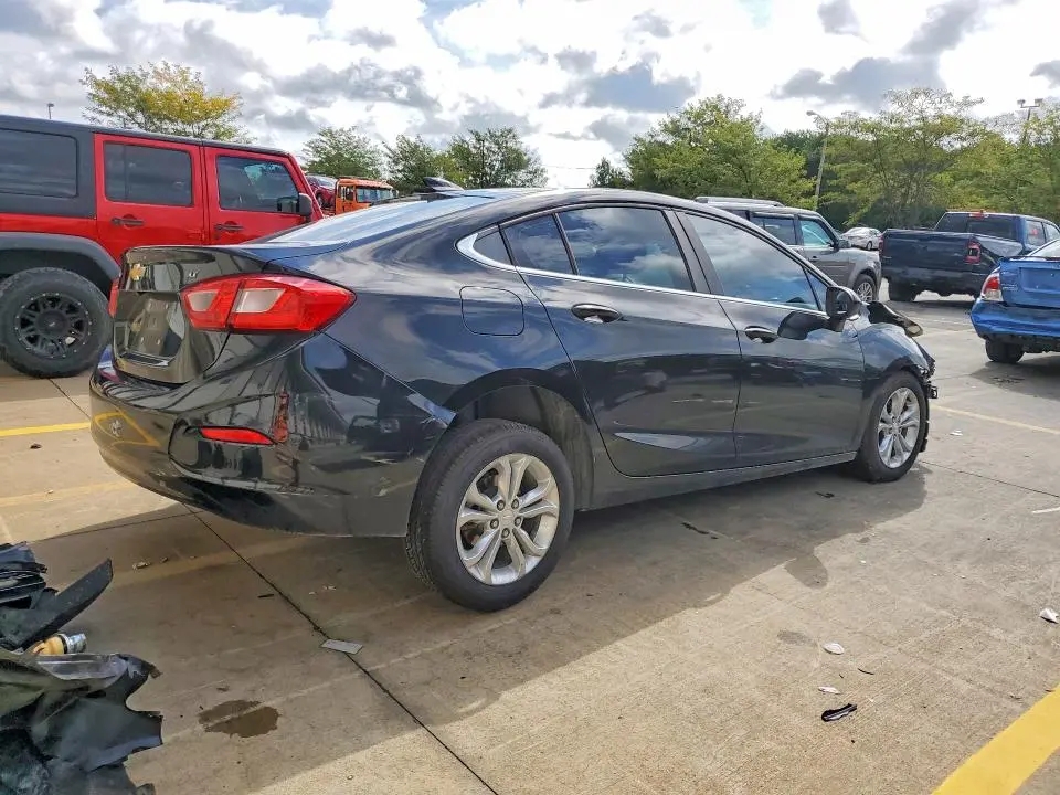 2019 CHEVROLET CRUZE LT  