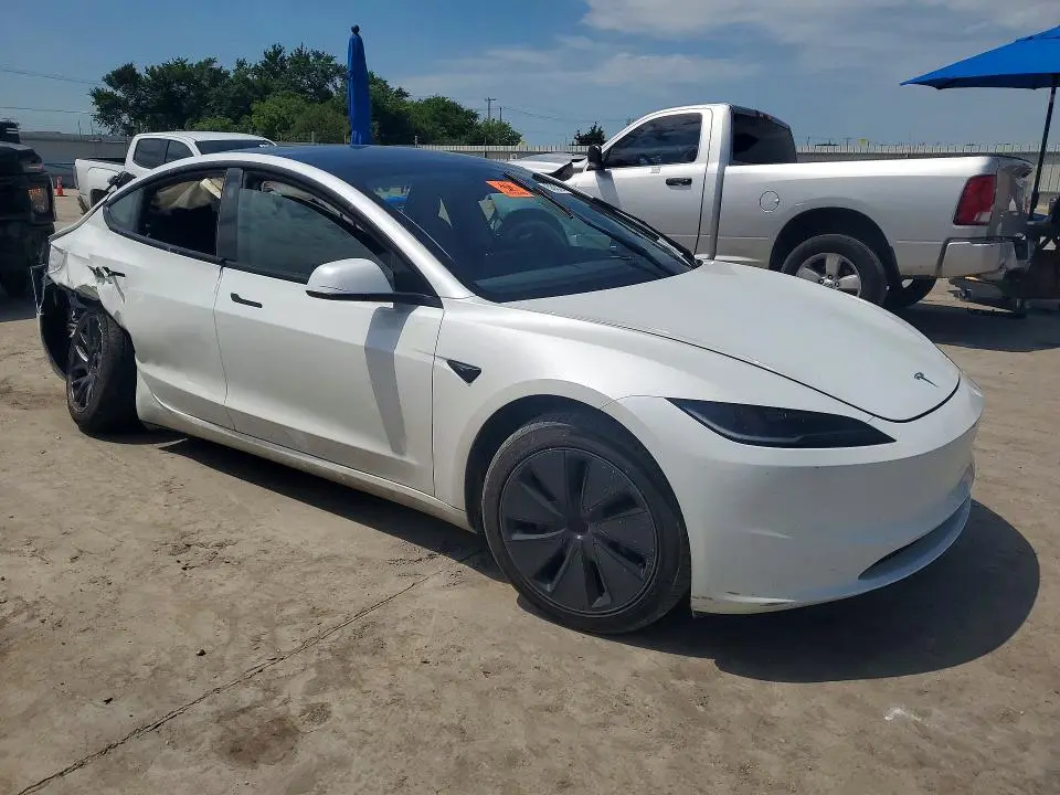 2025 TESLA MODEL 3   