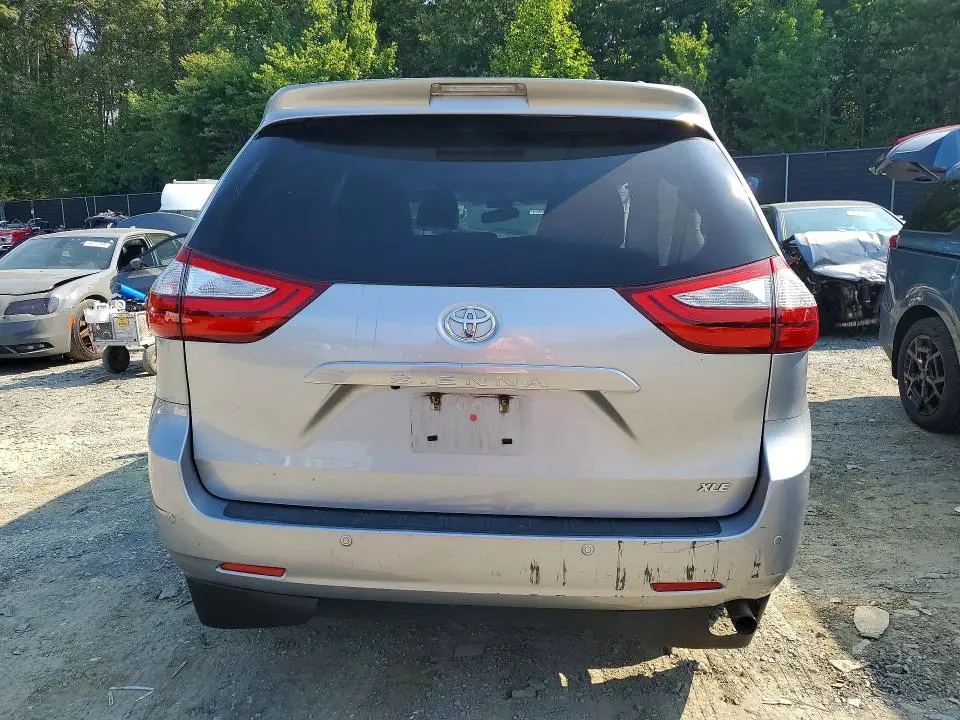 2016 TOYOTA SIENNA XLE 8-PASSENGER  