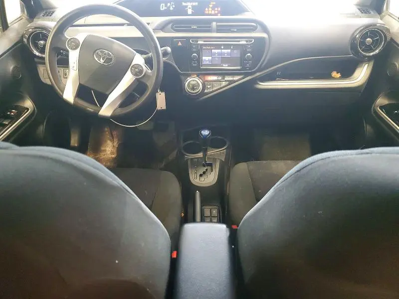 2016 TOYOTA PRIUS C TWO  