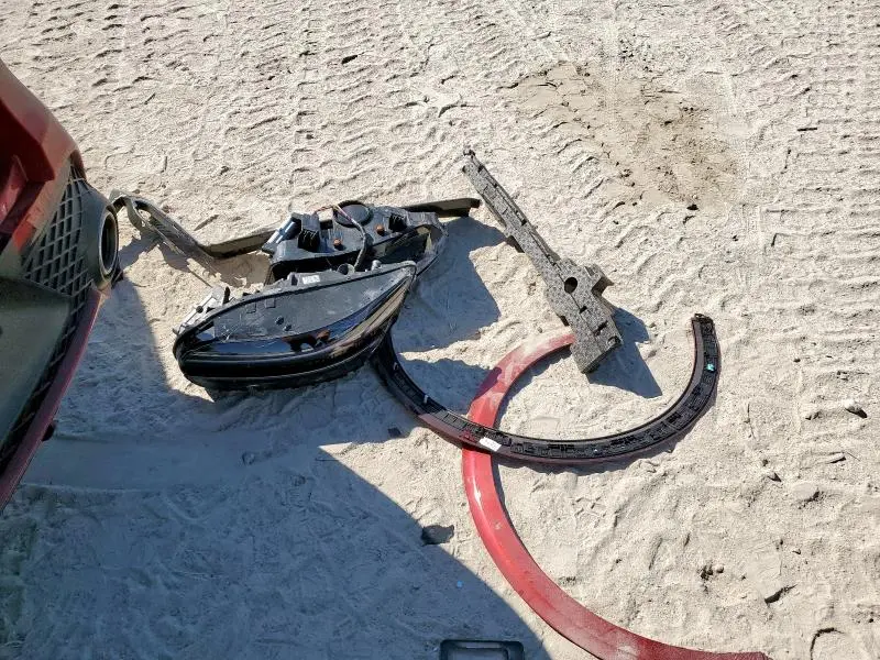 2025 GENESIS GV70 BASE  